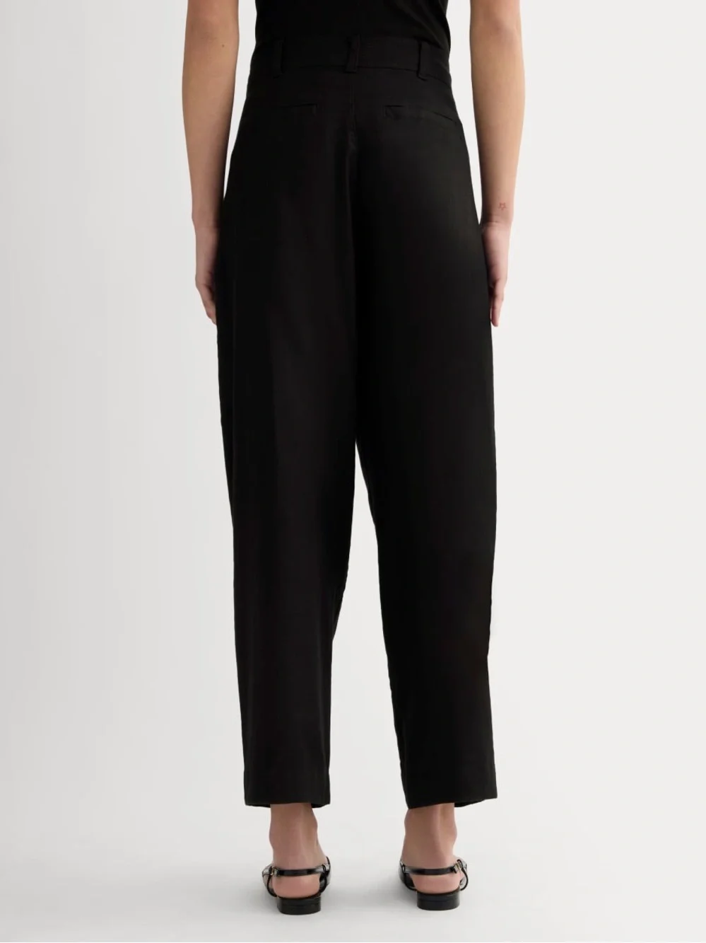 Everlane The Everywhere Pant Stretch Linen Black Barrel Leg Size 4 NWT Pleated